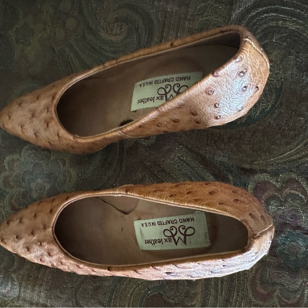Ladies size 6 max leather ostrich shoes